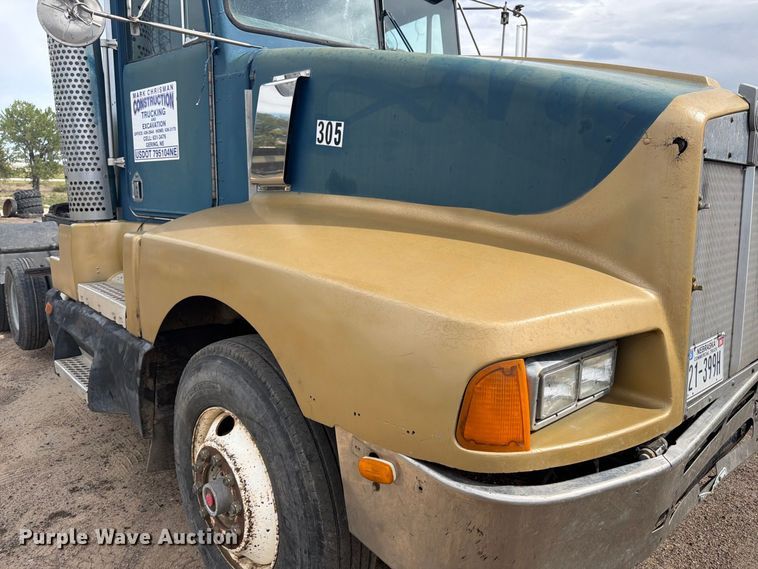 image for item FM7634 1987 Kenworth T600A semi truck