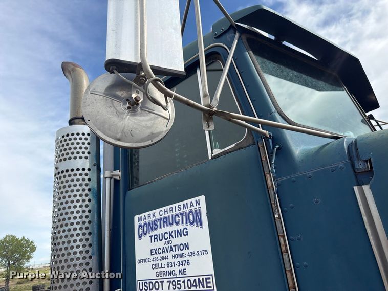 image for item FM7634 1987 Kenworth T600A semi truck