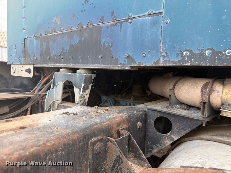 image for item FM7634 1987 Kenworth T600A semi truck