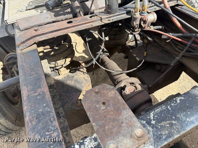 image for item FM7634 1987 Kenworth T600A semi truck