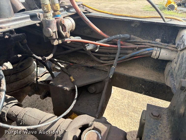 image for item FM7634 1987 Kenworth T600A semi truck