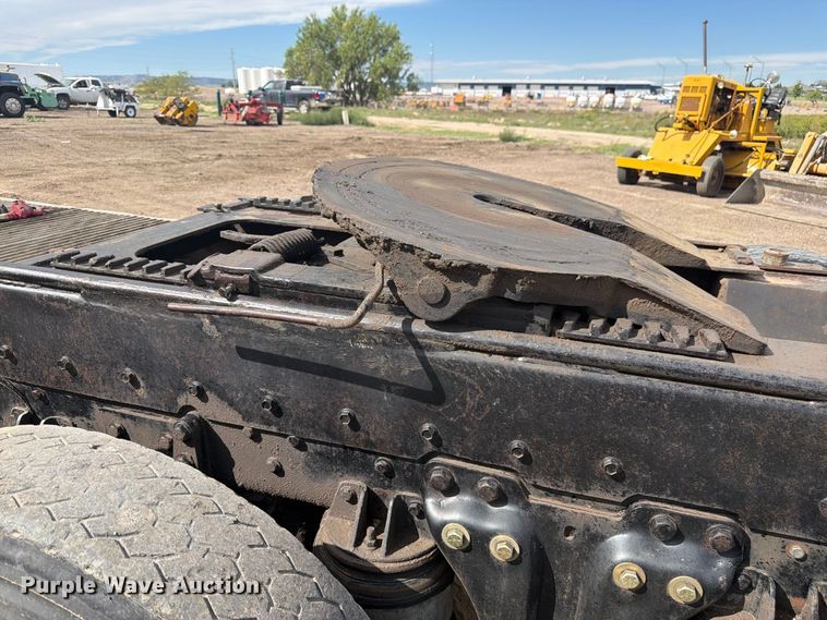 image for item FM7634 1987 Kenworth T600A semi truck