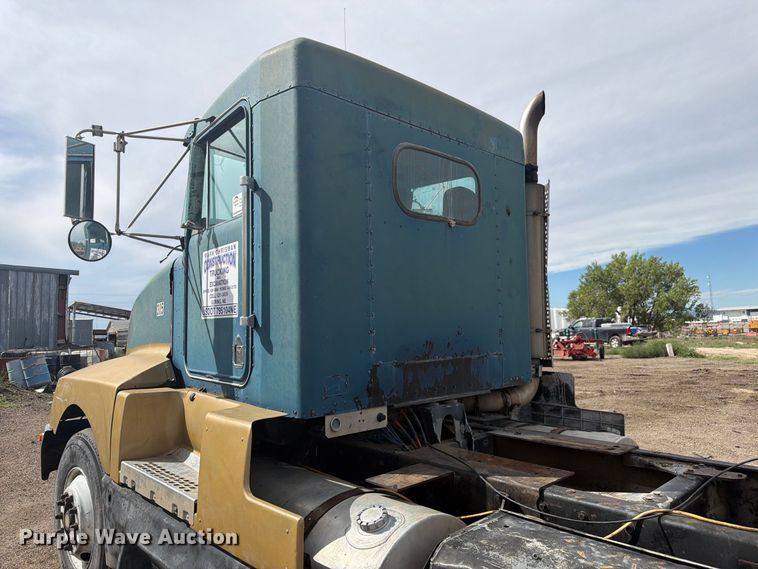 image for item FM7634 1987 Kenworth T600A semi truck