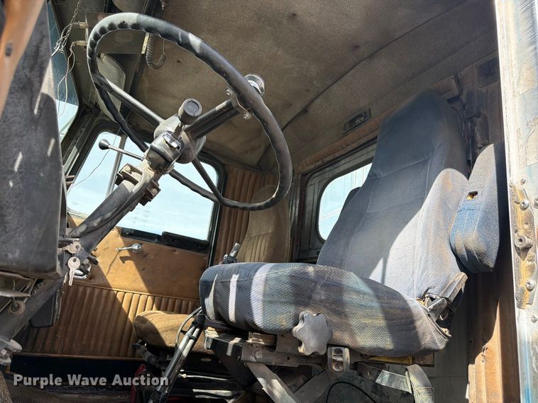 image for item FM7634 1987 Kenworth T600A semi truck