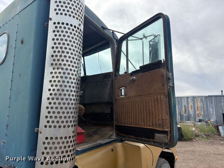 image for item FM7634 1987 Kenworth T600A semi truck