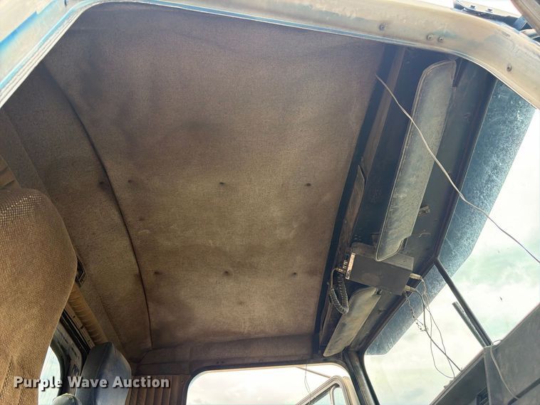 image for item FM7634 1987 Kenworth T600A semi truck