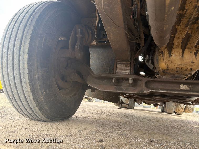 image for item FM7634 1987 Kenworth T600A semi truck