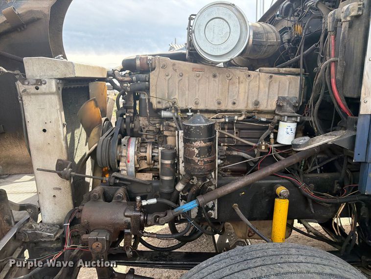 image for item FM7634 1987 Kenworth T600A semi truck