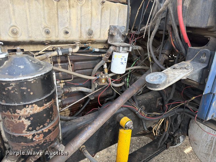 image for item FM7634 1987 Kenworth T600A semi truck