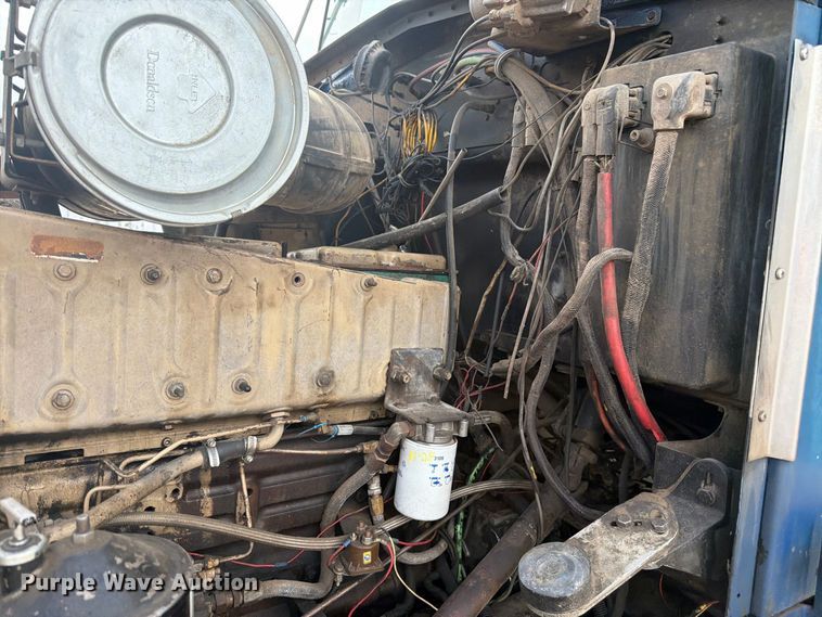image for item FM7634 1987 Kenworth T600A semi truck