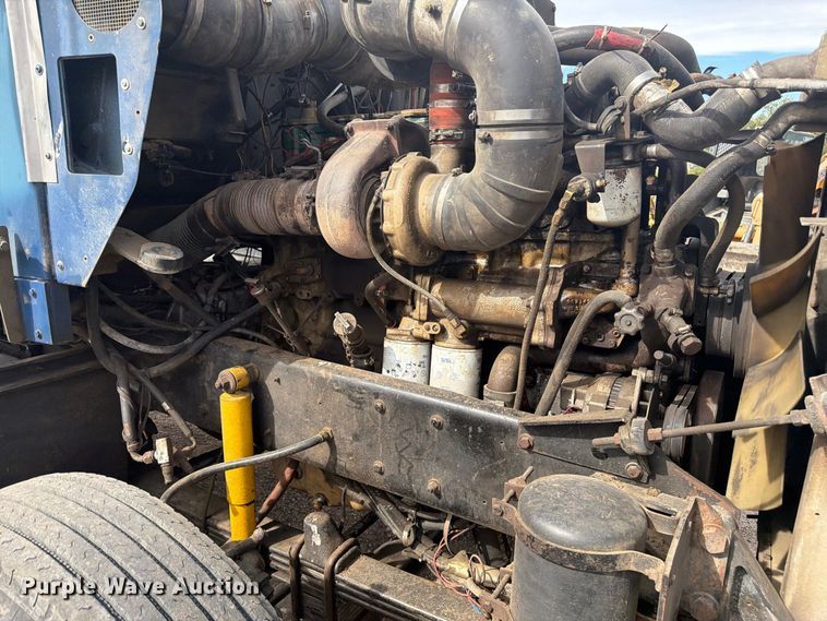image for item FM7634 1987 Kenworth T600A semi truck