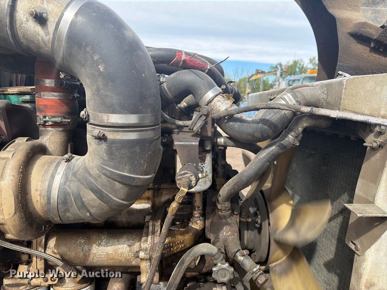 image for item FM7634 1987 Kenworth T600A semi truck