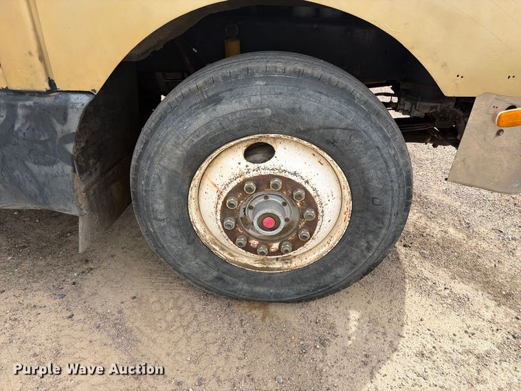 image for item FM7634 1987 Kenworth T600A semi truck
