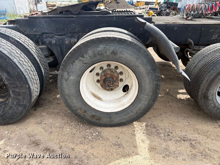 image for item FM7634 1987 Kenworth T600A semi truck