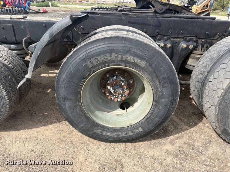 image for item FM7634 1987 Kenworth T600A semi truck