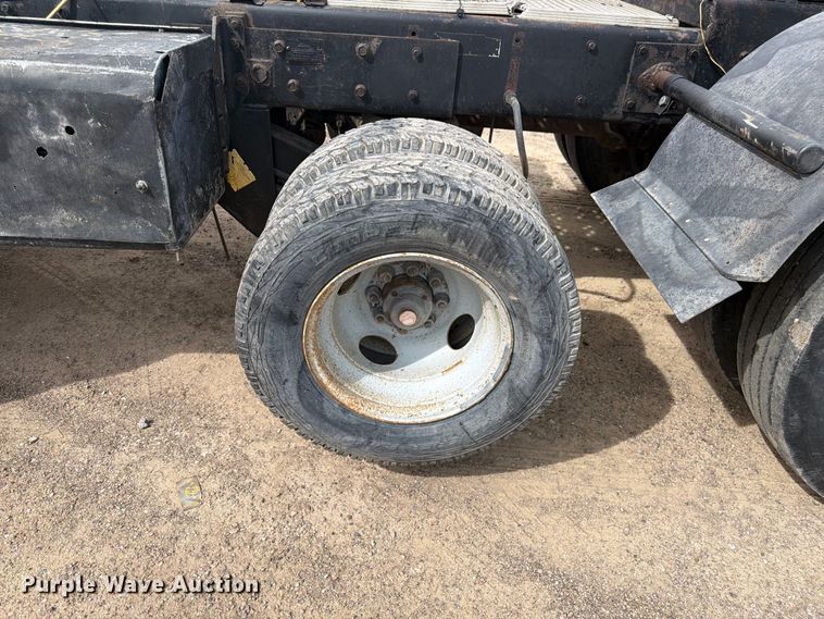 image for item FM7634 1987 Kenworth T600A semi truck