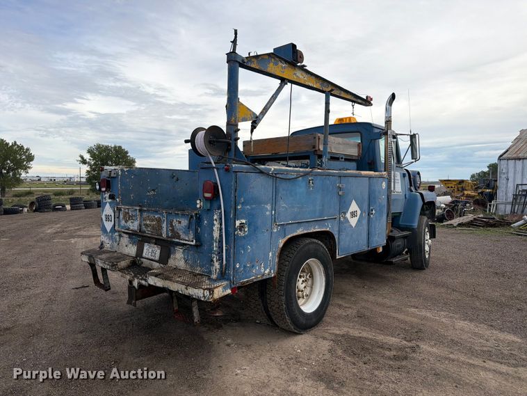 image for item FM7637 1991 Ford 9000 utility / service truck