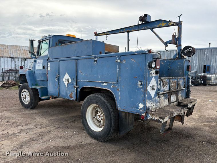 image for item FM7637 1991 Ford 9000 utility / service truck