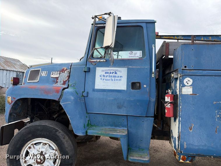 image for item FM7637 1991 Ford 9000 utility / service truck