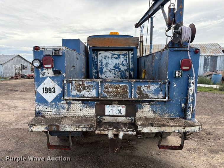 image for item FM7637 1991 Ford 9000 utility / service truck