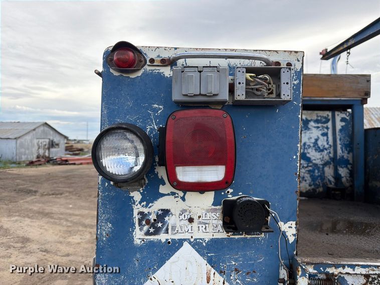 image for item FM7637 1991 Ford 9000 utility / service truck