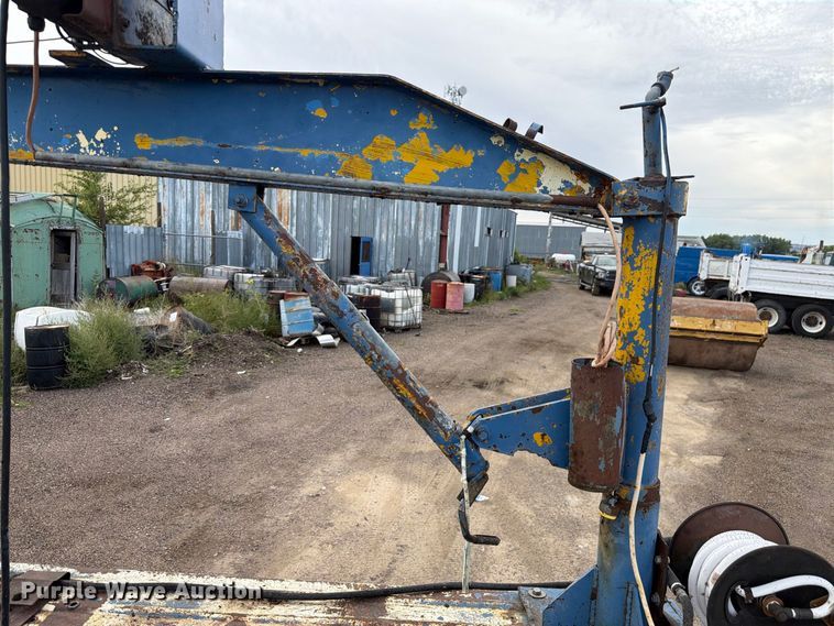 image for item FM7637 1991 Ford 9000 utility / service truck