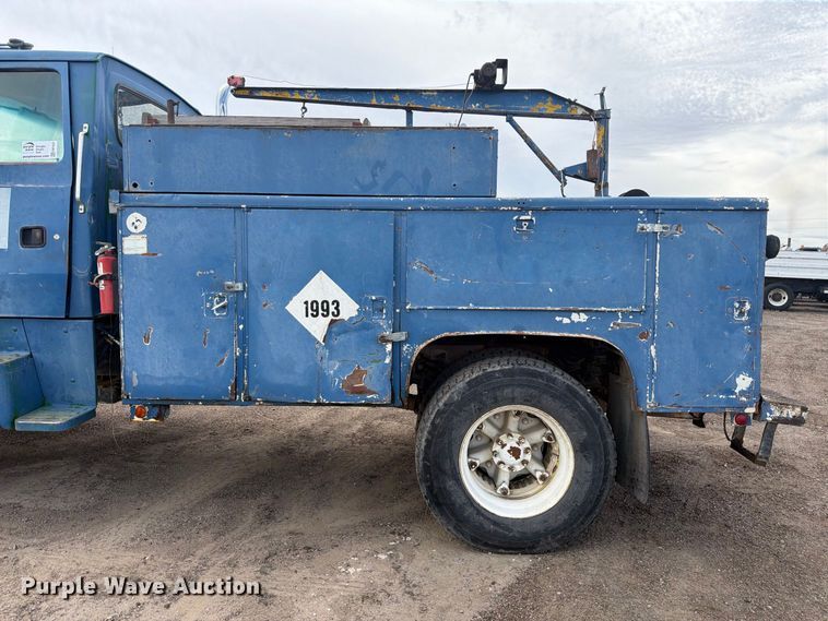 image for item FM7637 1991 Ford 9000 utility / service truck
