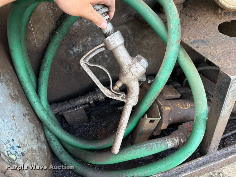 image for item FM7637 1991 Ford 9000 utility / service truck