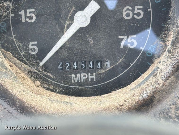 image for item FM7637 1991 Ford 9000 utility / service truck