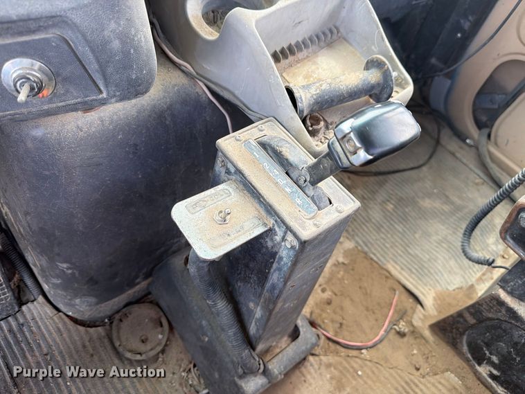 image for item FM7637 1991 Ford 9000 utility / service truck