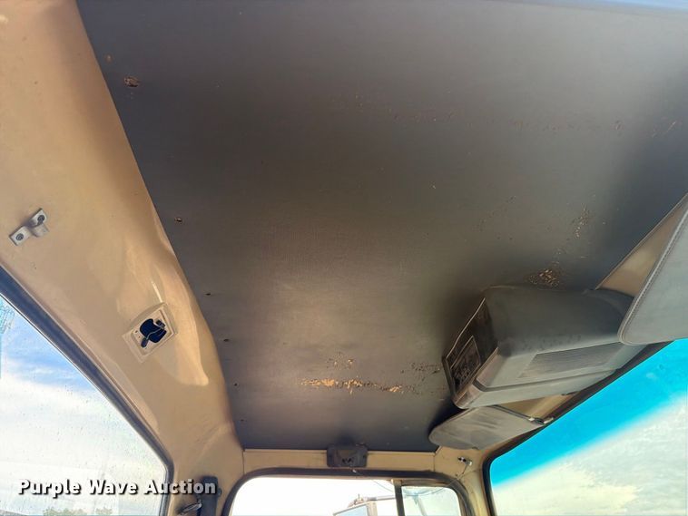 image for item FM7637 1991 Ford 9000 utility / service truck