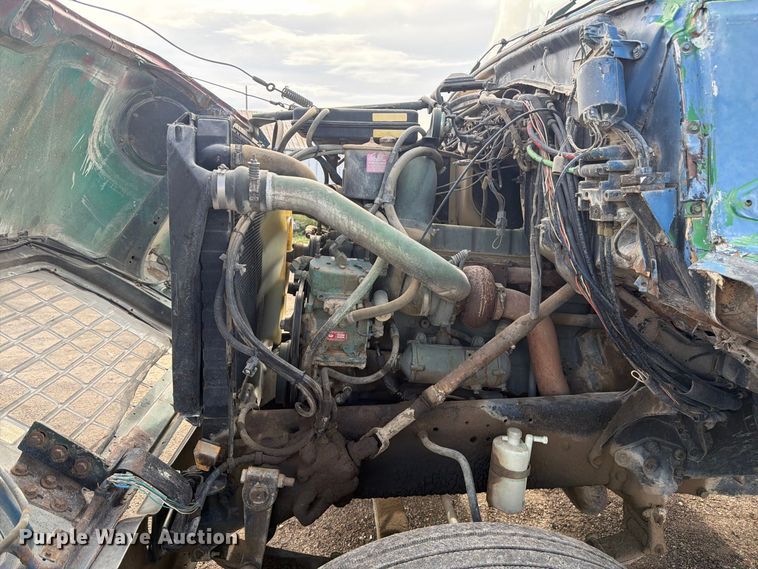 image for item FM7637 1991 Ford 9000 utility / service truck