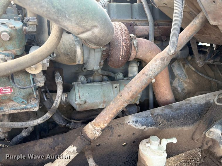 image for item FM7637 1991 Ford 9000 utility / service truck