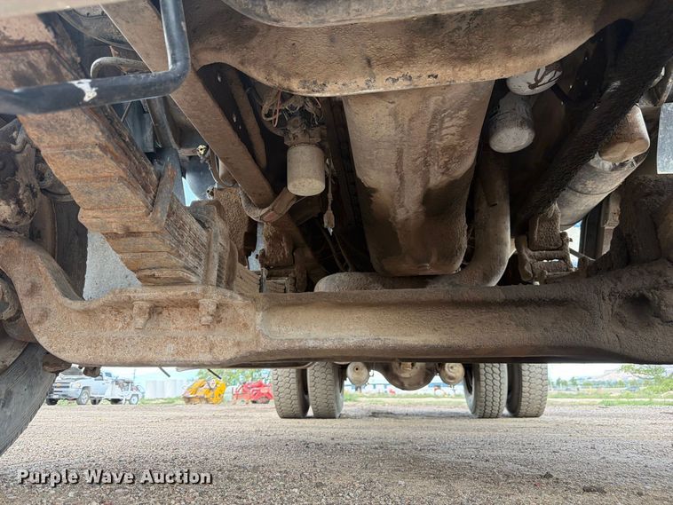 image for item FM7637 1991 Ford 9000 utility / service truck