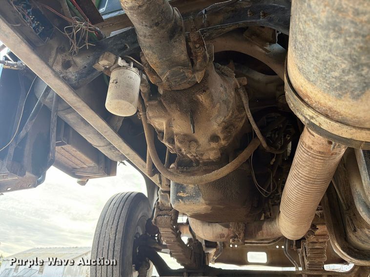 image for item FM7637 1991 Ford 9000 utility / service truck