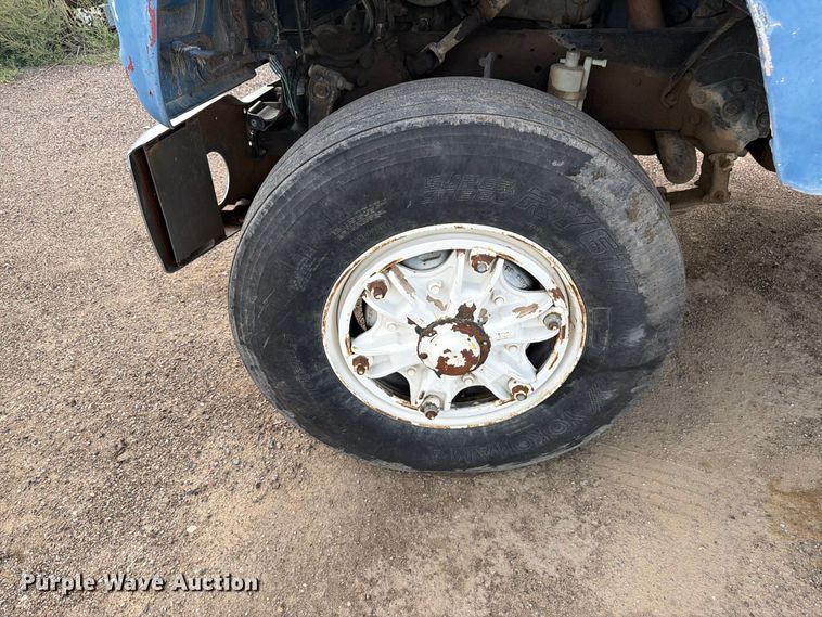 image for item FM7637 1991 Ford 9000 utility / service truck