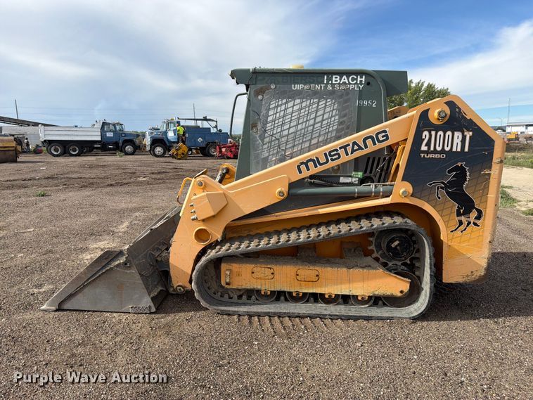 image for item FM7638 2011 Mustang 2100RT tracked skid steer loader