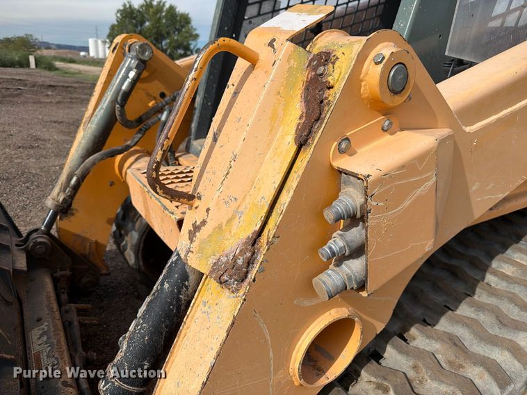 image for item FM7638 2011 Mustang 2100RT tracked skid steer loader