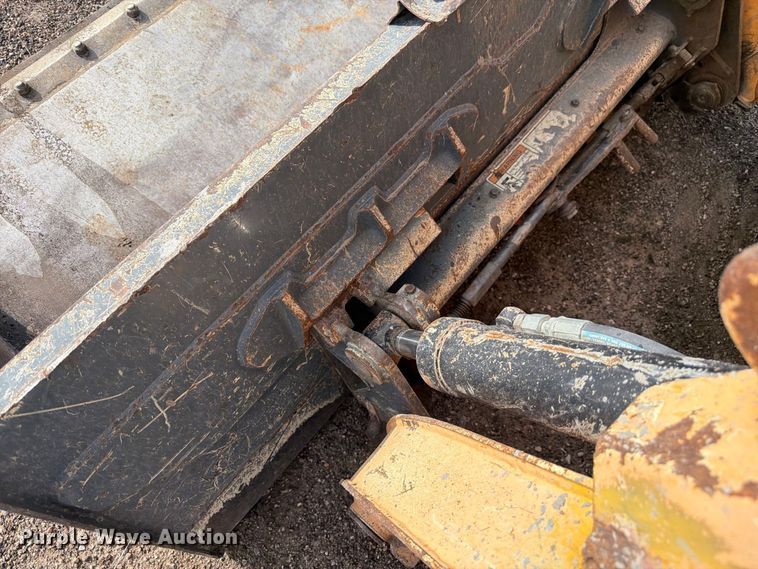image for item FM7638 2011 Mustang 2100RT tracked skid steer loader
