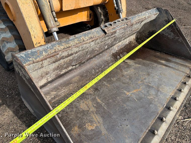 image for item FM7638 2011 Mustang 2100RT tracked skid steer loader