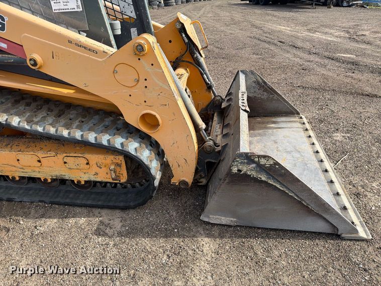 image for item FM7638 2011 Mustang 2100RT tracked skid steer loader