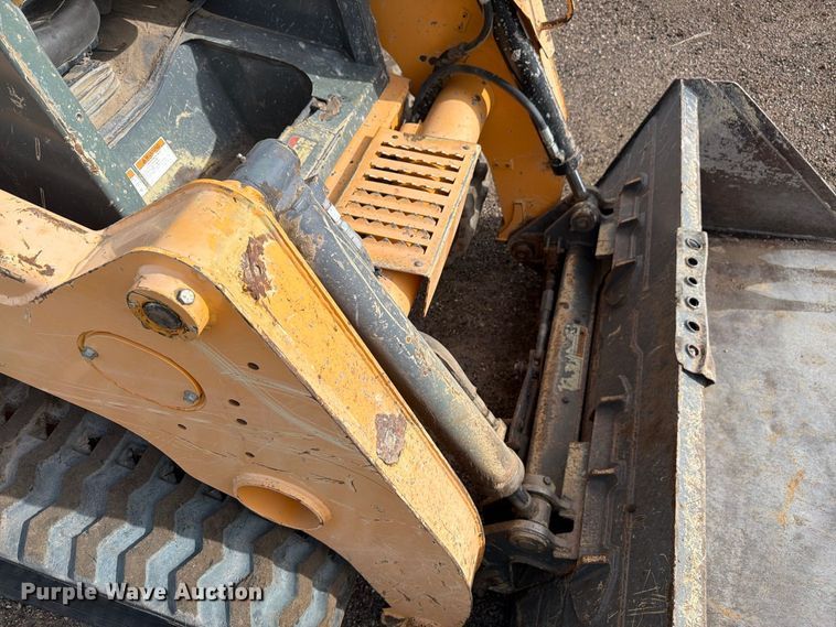 image for item FM7638 2011 Mustang 2100RT tracked skid steer loader