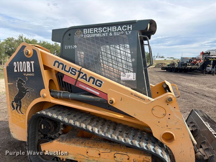 image for item FM7638 2011 Mustang 2100RT tracked skid steer loader