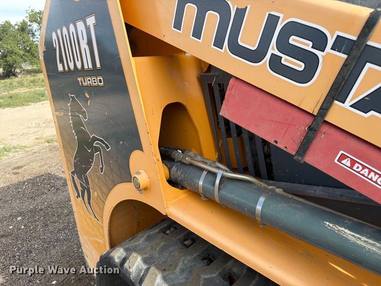 image for item FM7638 2011 Mustang 2100RT tracked skid steer loader