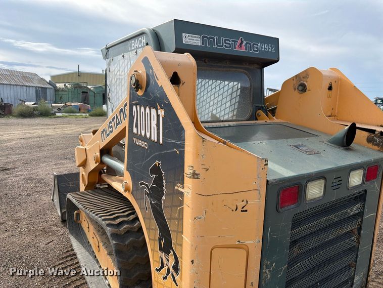 image for item FM7638 2011 Mustang 2100RT tracked skid steer loader