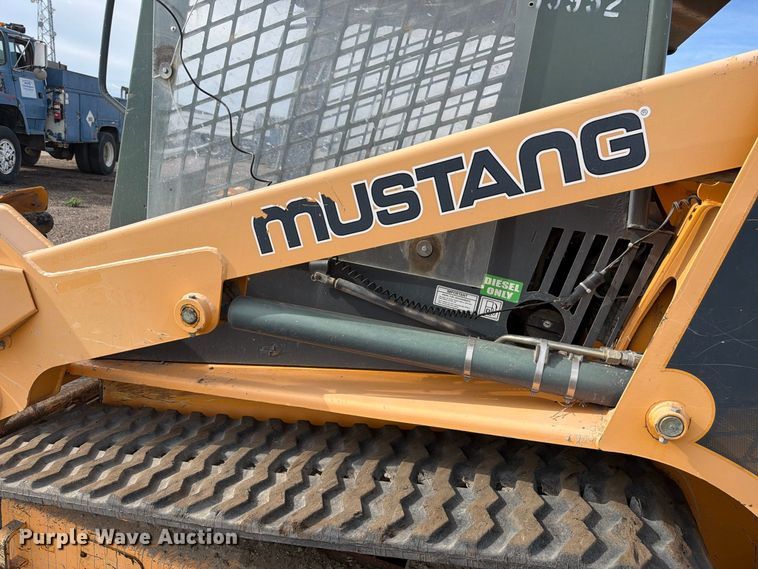 image for item FM7638 2011 Mustang 2100RT tracked skid steer loader