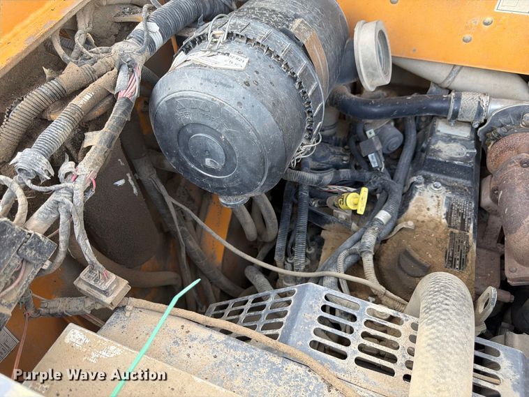 image for item FM7638 2011 Mustang 2100RT tracked skid steer loader