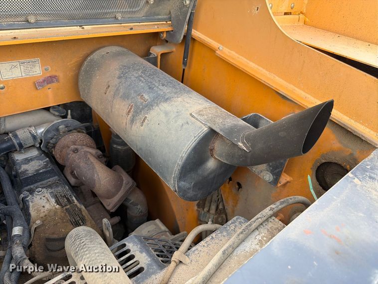 image for item FM7638 2011 Mustang 2100RT tracked skid steer loader
