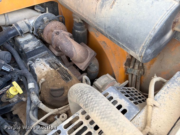 image for item FM7638 2011 Mustang 2100RT tracked skid steer loader