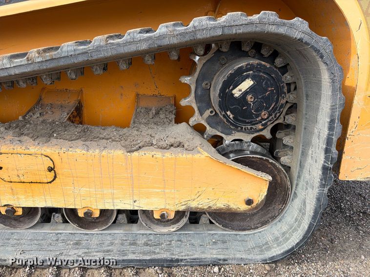 image for item FM7638 2011 Mustang 2100RT tracked skid steer loader